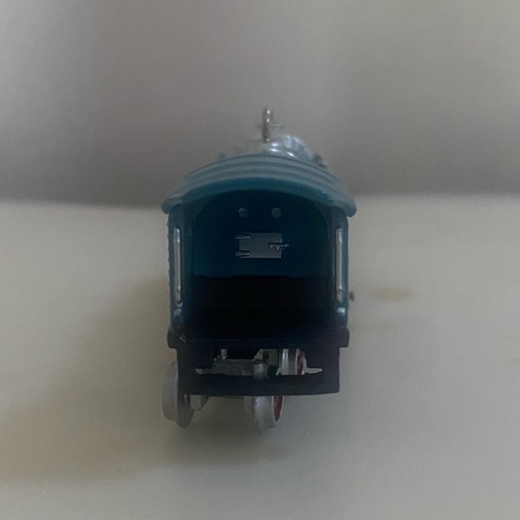 Hallmark Keepsake Ornament Lionel Train - Picture 5 of 7